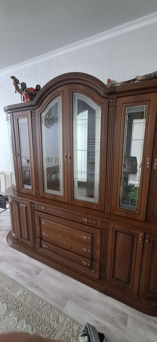 сервант дерево качественный