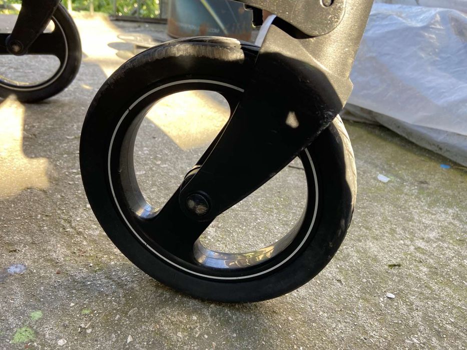 Количка за близнаци