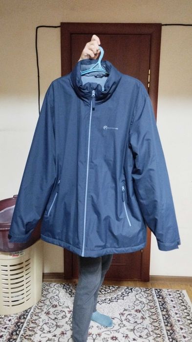 Куртка мужская новая.