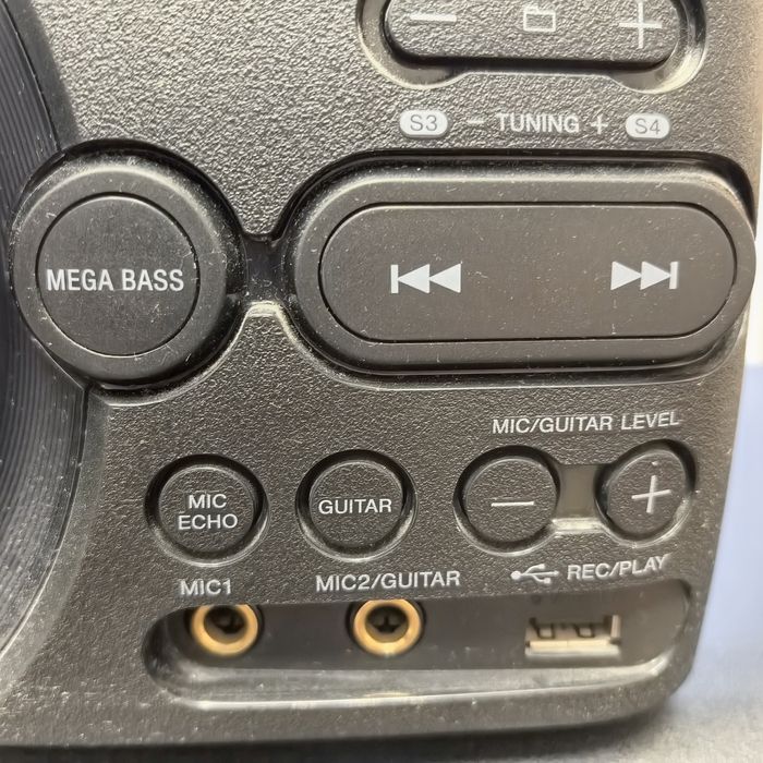 Музыкальный центр Сони.