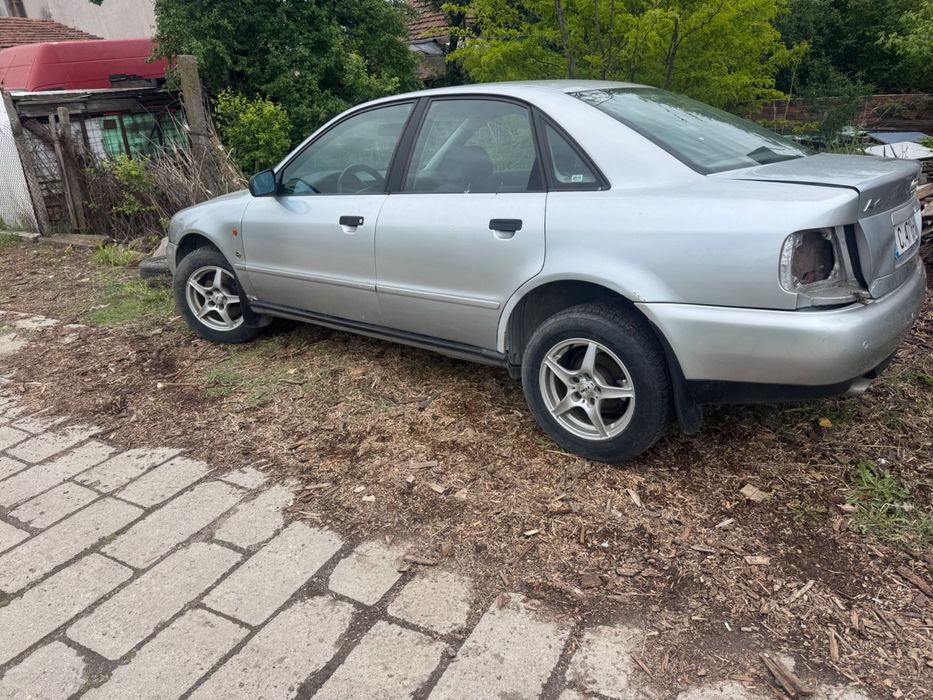 Ауди а4 1995 1.8 бензин на Части
