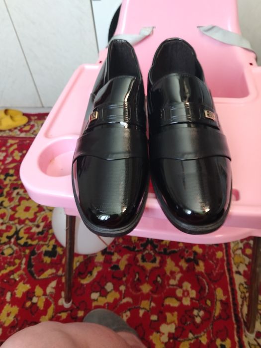 Продам туфли новые две пары