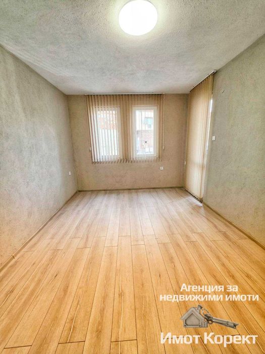 Дава се под наем Четиристаен апартамент в Асеновград - 110 кв.м за 350 € - Снимка #3