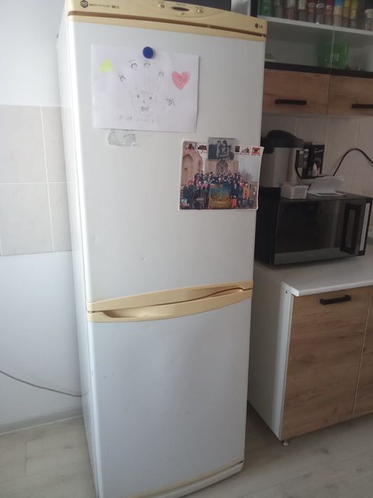 Продам холодильник