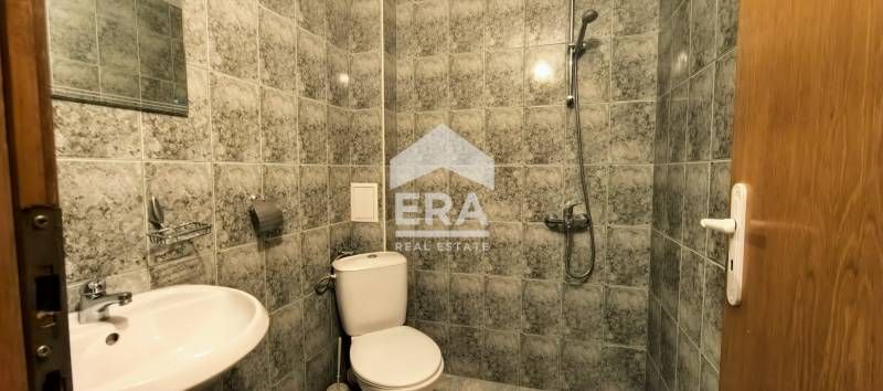 Дава се под наем Тристаен апартамент в Варна, Базар Левски - 120 кв.м за 650 € - Снимка #7