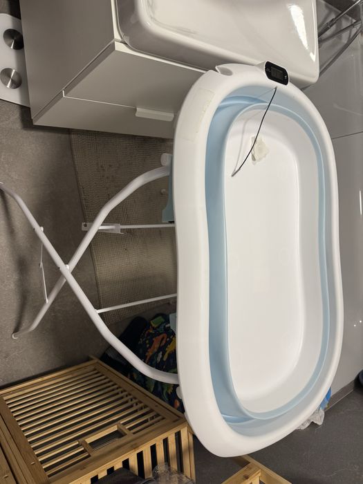 Cadita cu suport bebelusi