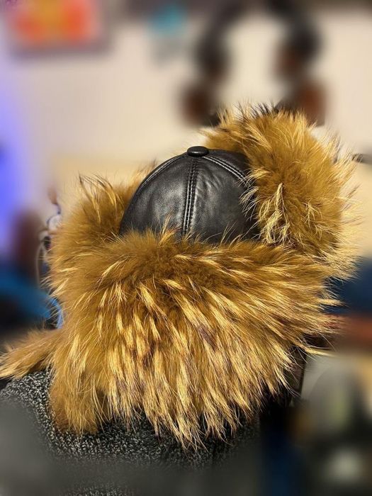 Шапка- естествен косъм лисица, кожа