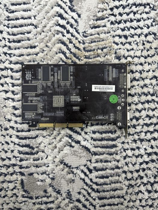 Материнская плата старого компьютера