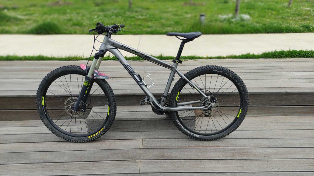 Bicicleta enduro/trail hardtail WHYTE 901 model din 2016 roti 27,5