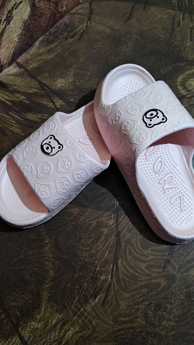 Нови дамски чехли