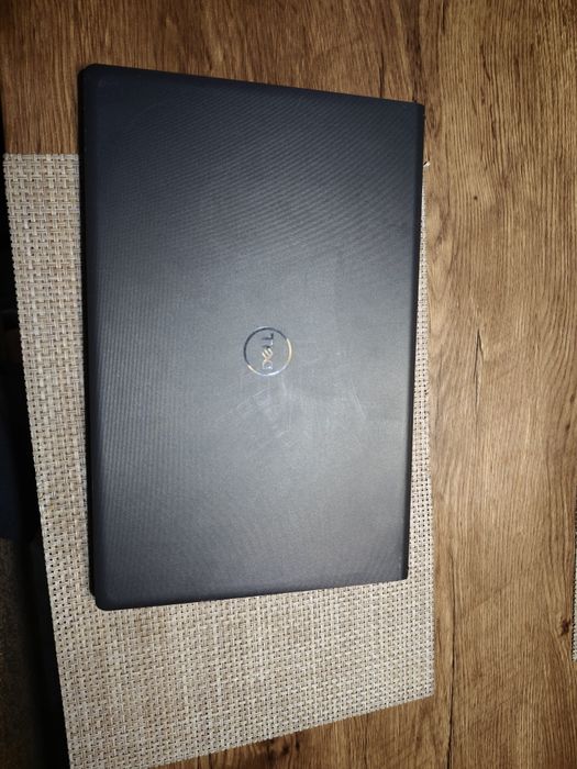Dell Vostro 15 3530