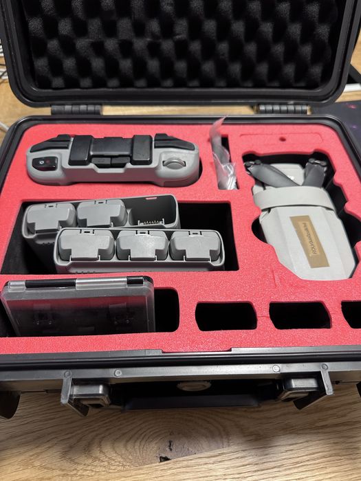 DJI Mini 2 + 5 baterii + 2 hub-uri încărcare + filtre ND – stare foarte bună