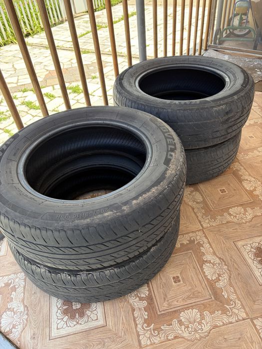 Продам шины на  R16