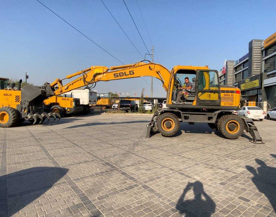Колесный экскаватор SDLG   0,6 м³