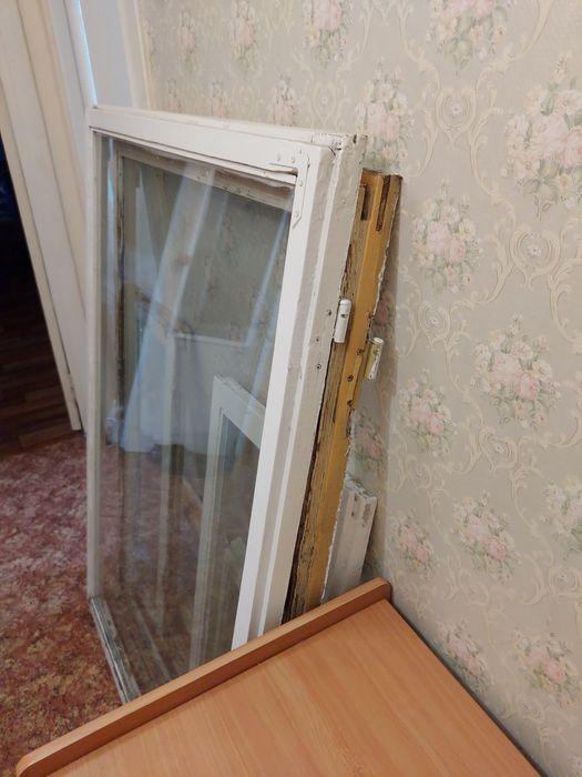 Оконные стекла отдам бесплатно