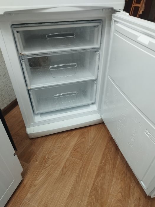 Холодильник рабочий