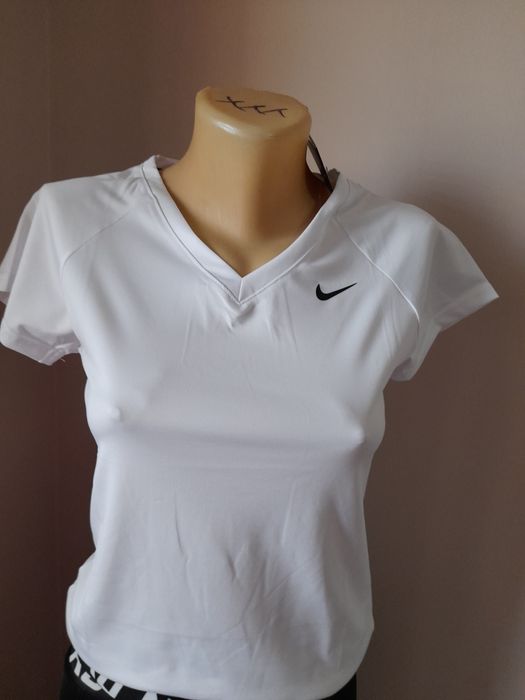 Tricouri dama Nike,Adidas, Guess/Noi