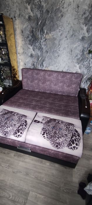 Продам диван недорого