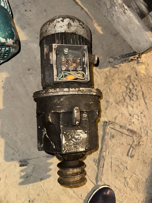 Электродвигателя разные