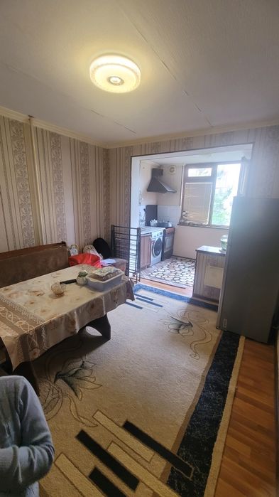 Сурочна  продается  квартира 3 комната В Самкоче