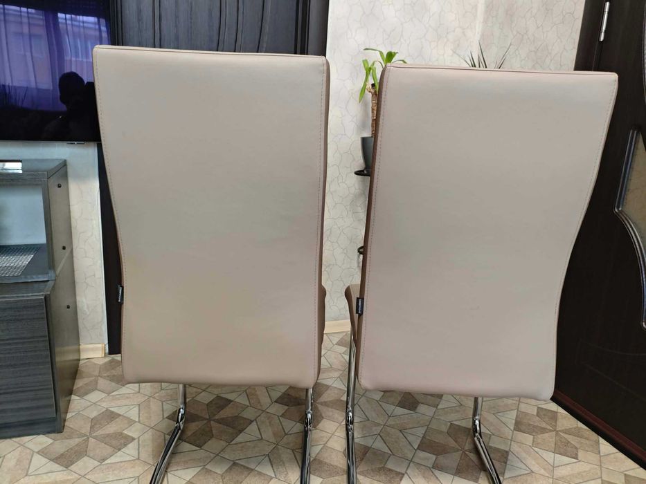 Бежов трапезен стол ЗЕН еко кожа 43/60/98 СМ