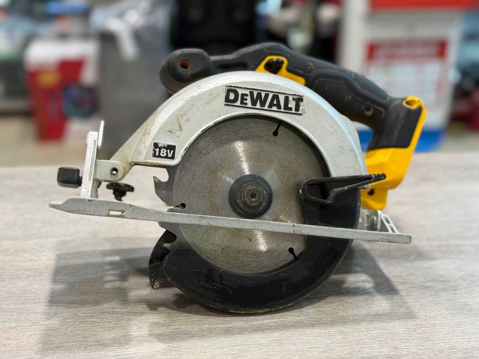 Акумулаторен ръчен циркуляр DeWALT DCS391