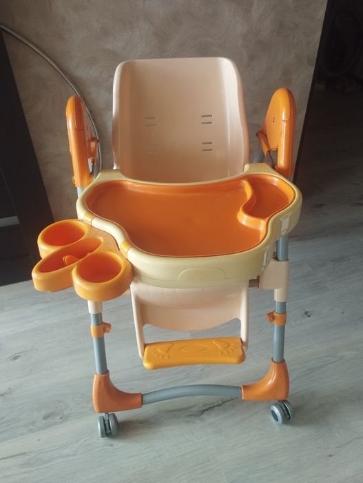 Продам детский столик