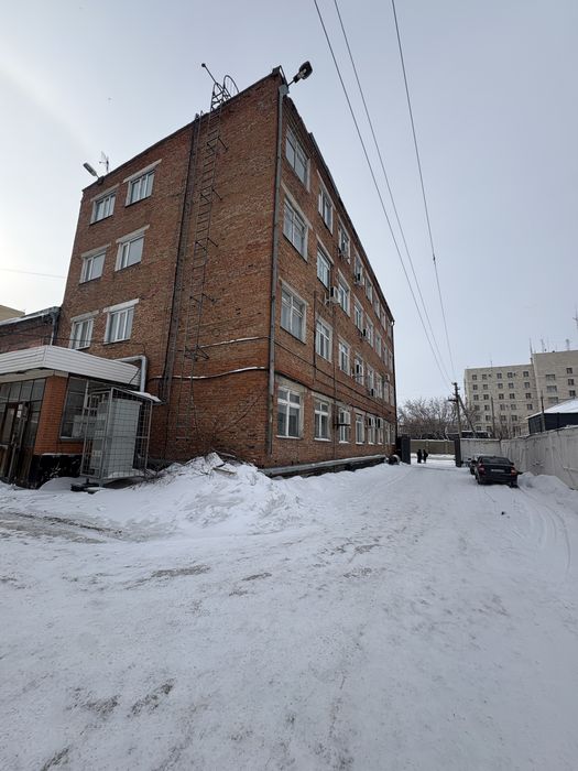 Продаются два соседних коммерческих помещения