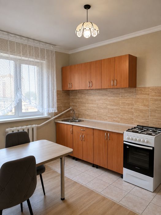 Продаётся дом с участком в 2 км от города.