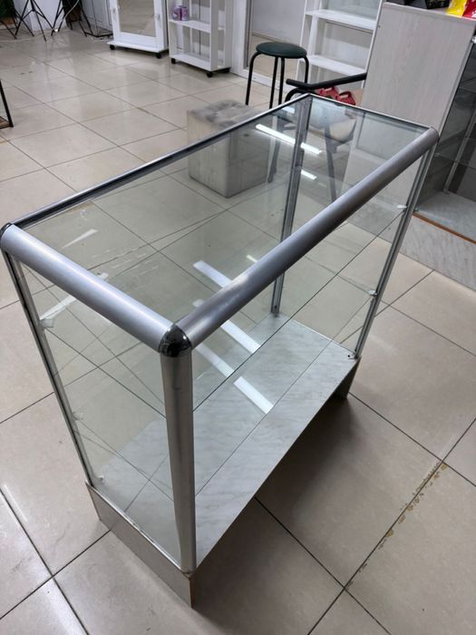 Продам витрины.Цена 5000тг