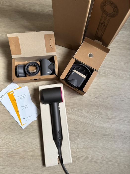 Сешоар Dyson supersonic