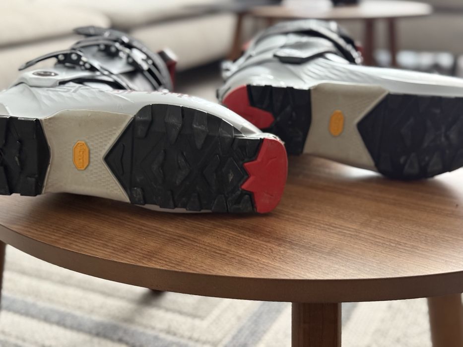 Clapari de tura La Sportiva Vanguard marimea 275 (42)