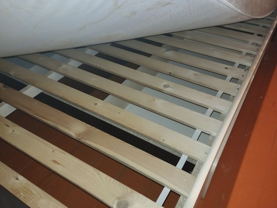 Кровать двуспальная