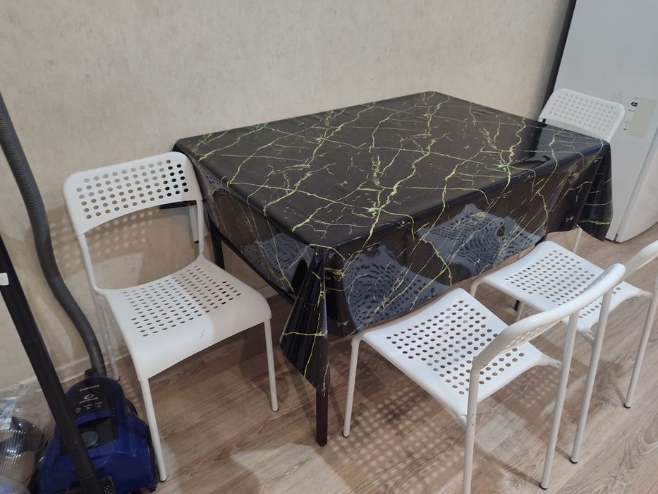 Продам стол кухонный