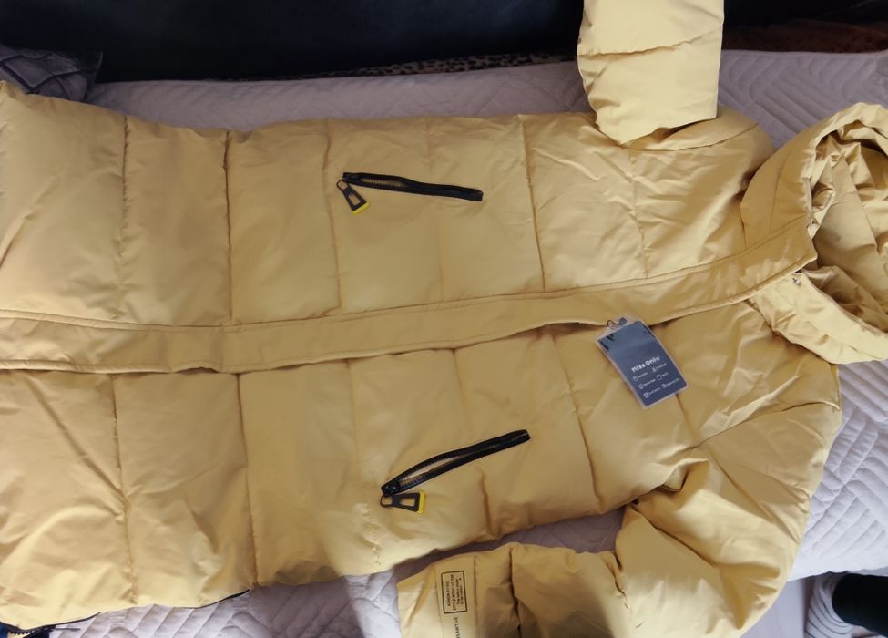 Продам куртку новую