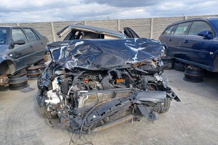 Lampa stop dreapta pe aripa Volkswagen VW Passat B6