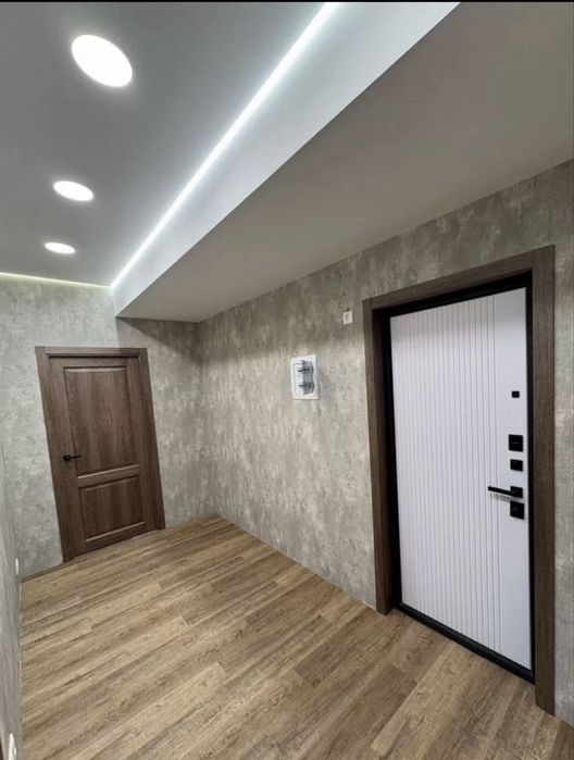 Поклейка обоев любой сложности