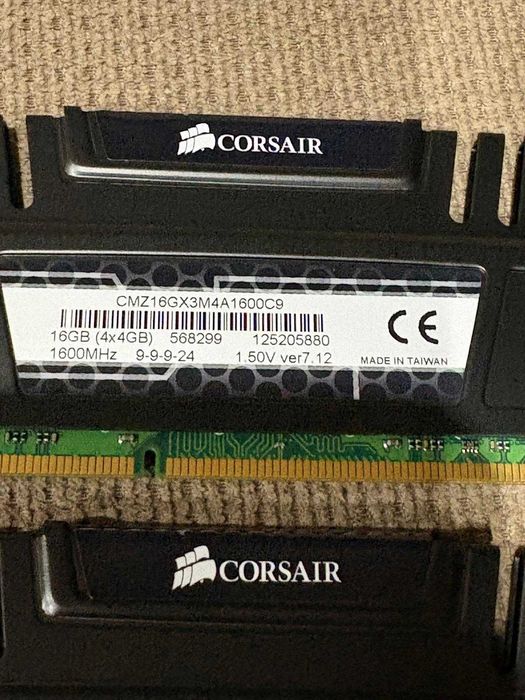 Kit memorie RAM Corsair Vengeance 8gb DDR3 1600 Mhz CL9