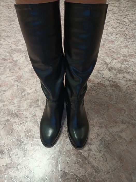 Продам кожаные сапоги