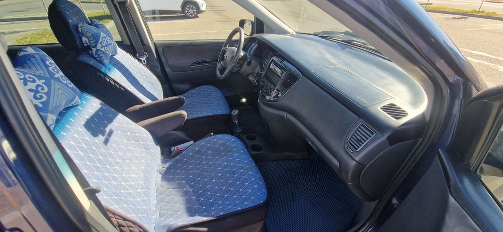 Mazda MPV 2002г.в.