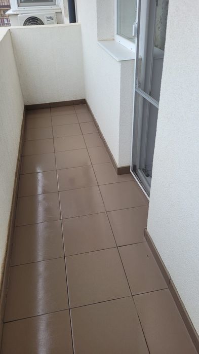 Închiriez garsoniera