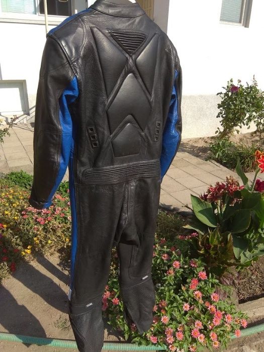 Мото екип.      .