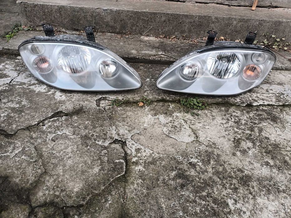 ляв и десен фар за санг йонг родиус Ssang Yong Rodius