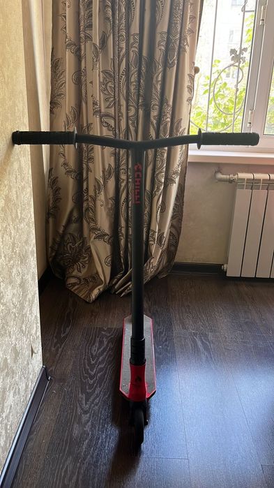 Продам профессиональный трюковой самокат фирмы  Chilli