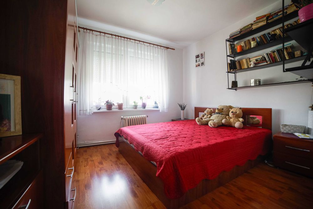 Apartament 3 camere, 69 mp, etaj 4 – Str. Făgărașului, Reghin – 76.000 EUR