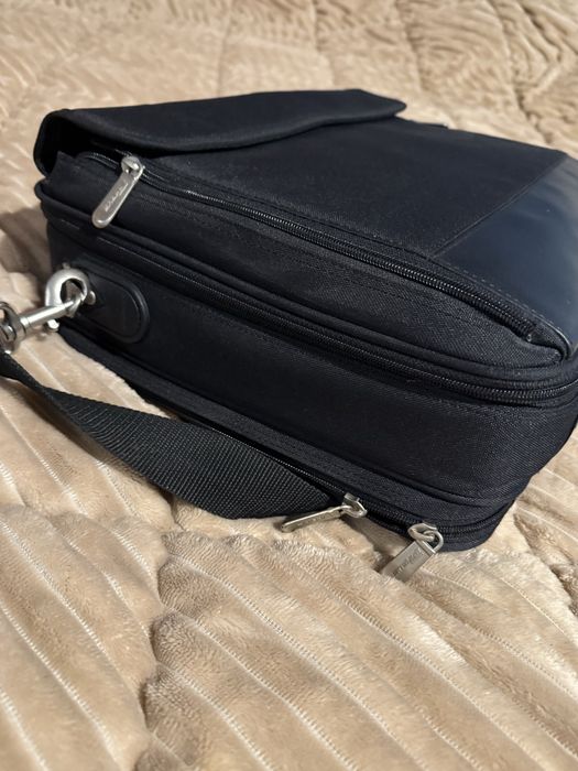 Лаптоп DELL + чанта