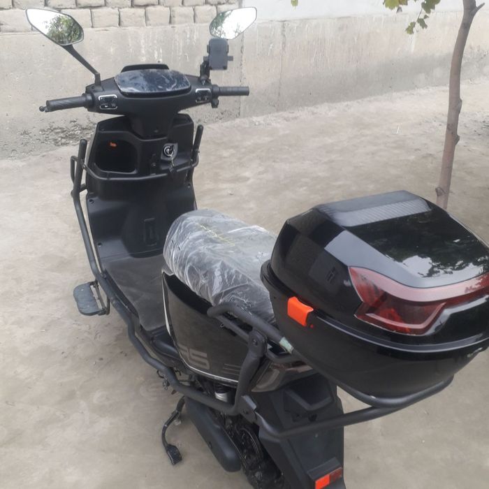 Скутир мото эликтроник сотилади