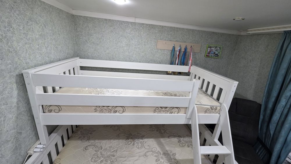 Кровать двухярусная