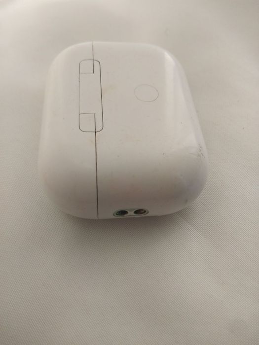 Кейс в стиле AirPods pro