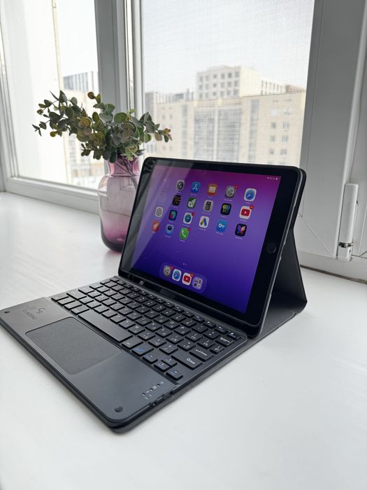 Клавиатура Чехол для Apple iPad 2019, iPad 8-9gen 10.2